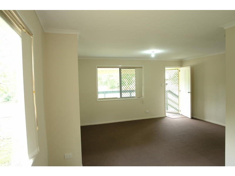 194 Brisbane Tce, Goodna QLD 4300